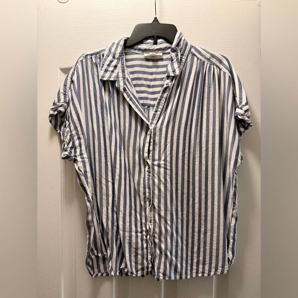 BeachLunchLounge Blue & White Striped Button Front Top Size Large